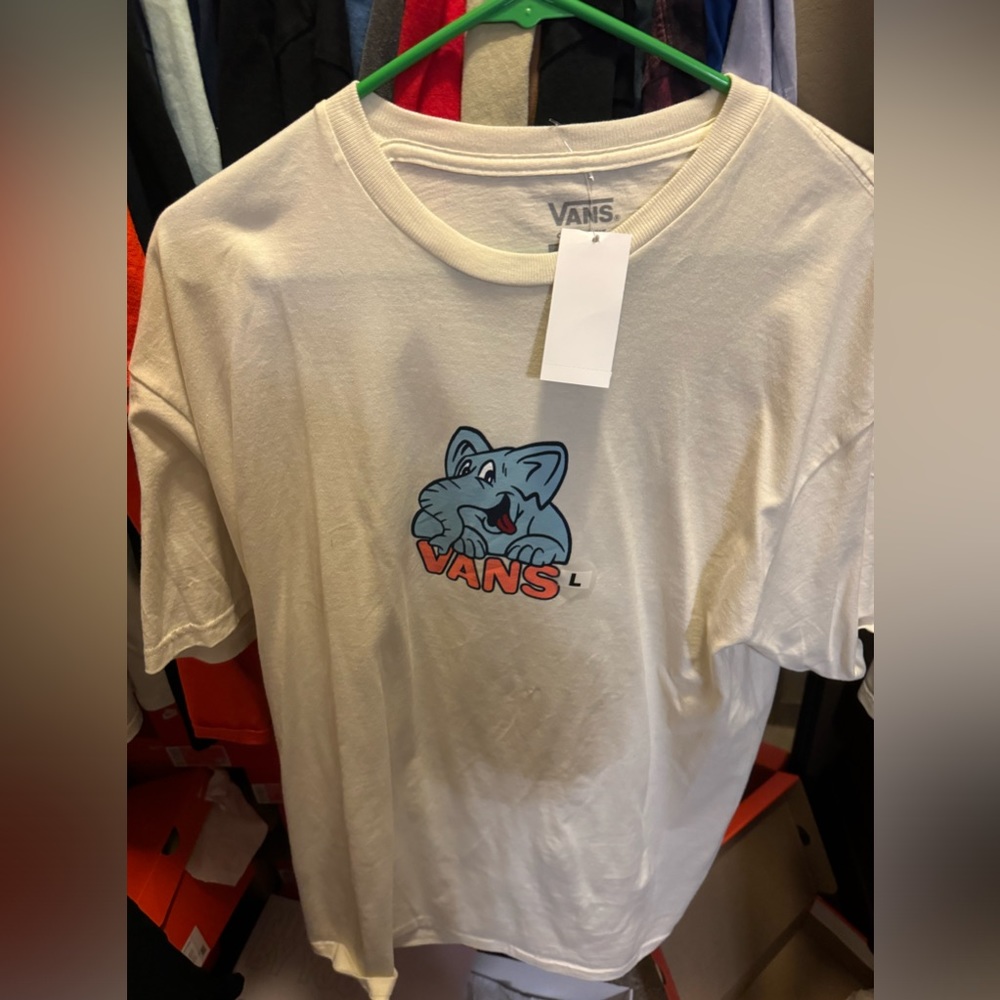 Vans Men's Classic Fit T-Shirt with Elephant Graphic Cream/Off White Size Large